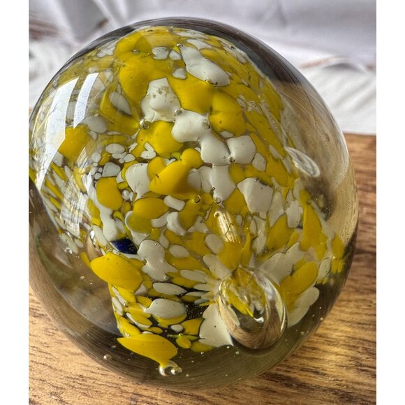 Vintage Handblown Yellow & White Dome Art Glass Paperweight With Abstract Design - Picture 10 of 10